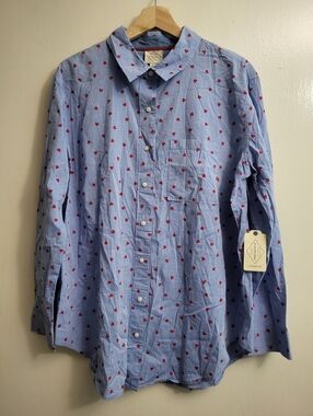 St. John's Bay Light Blue Button-Down Shirt with Red Chambray Heart Print Large